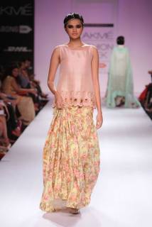 Zara Shahjahan floral skirt